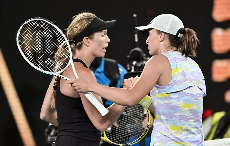 Półfinał Australian Open: Świątek odpadła, Danielle Collins i Ashleigh Barty zagrają w finale