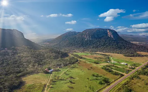 German and Austrian anti-vaccinationists flee to Paraguay, where they set up their own villages