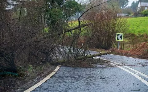 UK: Two people are dead and over 130,000 consumers without electricity due to hurricane