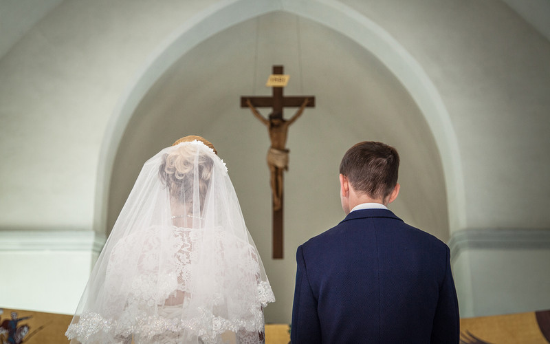 Research: Every third Pole declares that he will not marry in a church