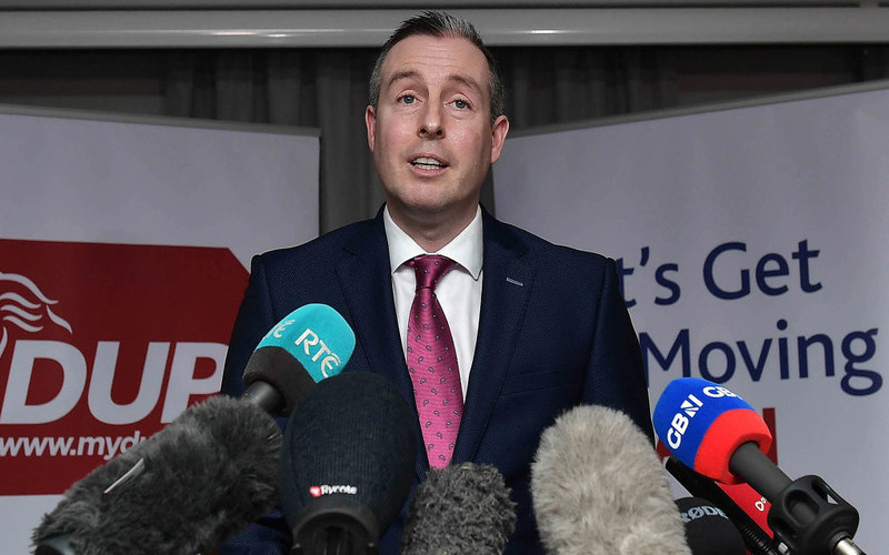 The head of the government of Northern Ireland resigned in protest against the protocol