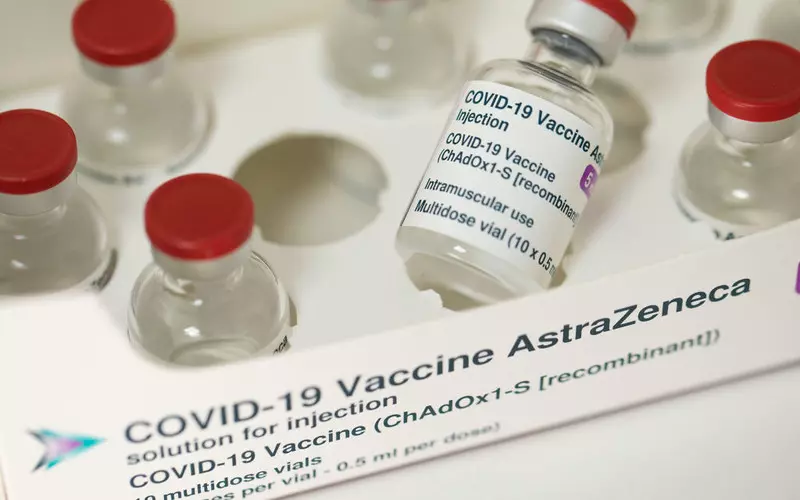 Ekspert: Krytyka szczepionki AstraZeneca doprowadziła do setek tysięcy zgonów