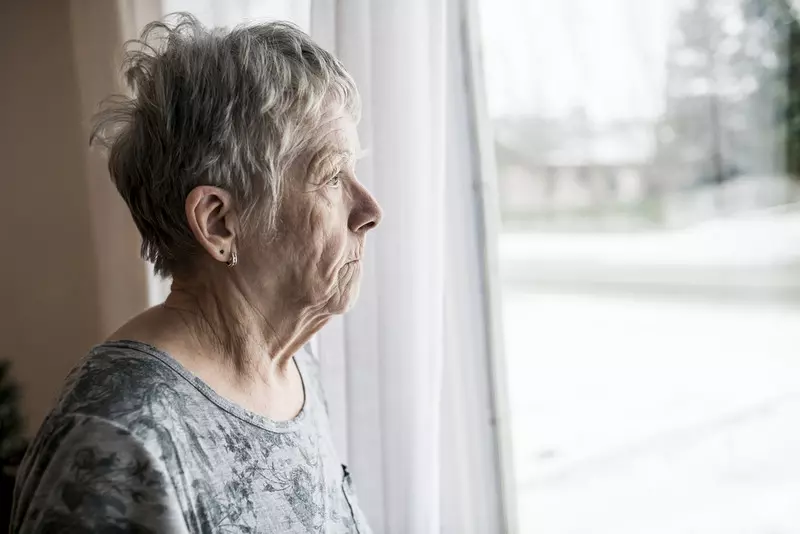 Francja: Skandal w domach opieki po ujawnieniu przypadków maltretowania seniorów