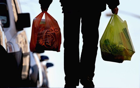6 miliardów mniej zużytych plastikowych toreb na Wyspach