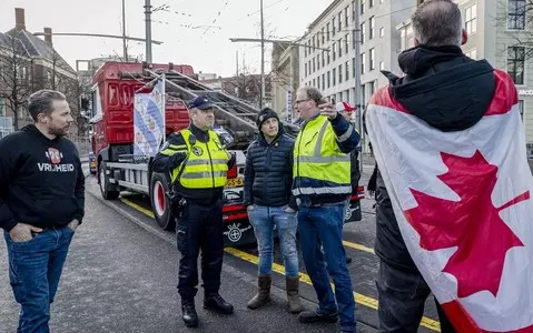 The mayor of The Hague disbanded the "freedom convoy" demonstration that blocked the parliamentary s