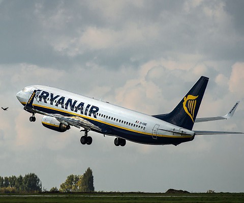 Chaos na irlandzkim lotnisku z powodu wycieku paliwa z samolotu Ryanair