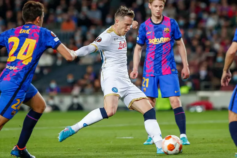 Piłkarska LE: Gol Zielińskiego na Camp Nou, remis Napoli z Barceloną