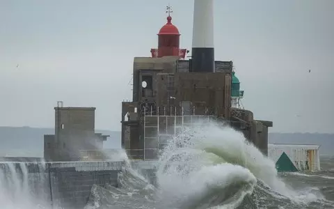 France: Storm Eunice hits the north of the country, train services limited