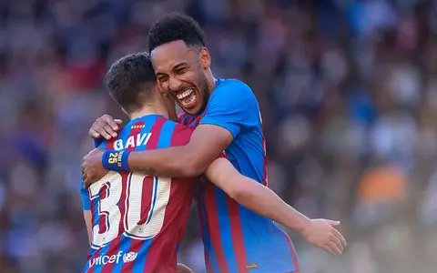 Aubameyang scores first Barcelona goals