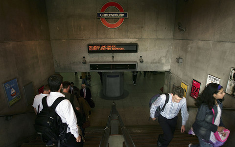 Londyn: Informacje o zanieczyszczeniu powietrza na każdej stacji metra i przystanku autobusowym