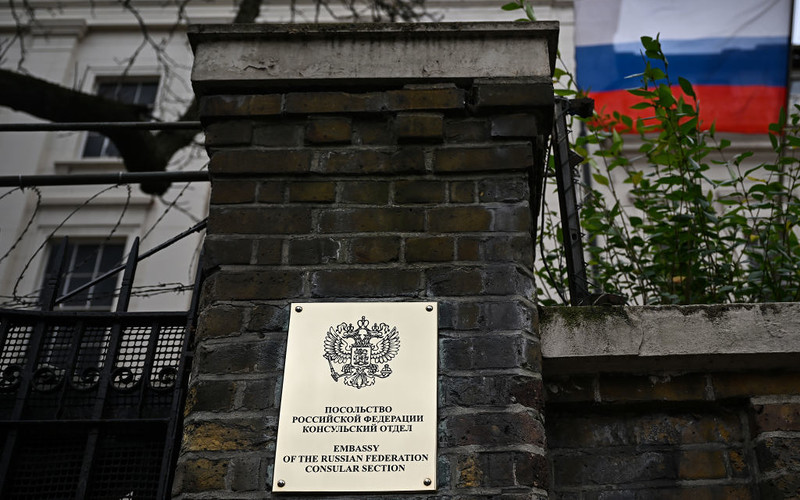 Wielka Brytania nakłada sankcje na pięć rosyjskich banków i trzech oligarchów