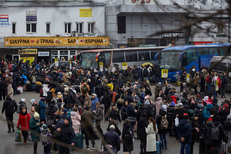 Reuters: Mieszkańcy Kijowa próbują uciekać. "Boimy się bombardowań"