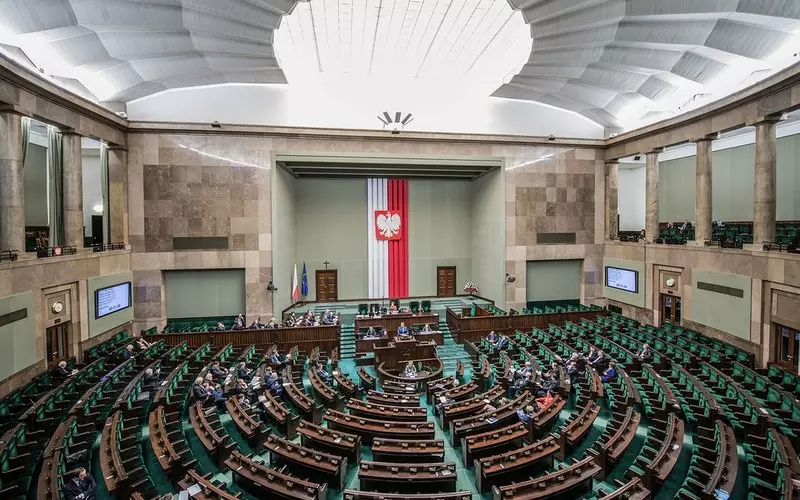 Polski Sejm potępił stanowczo rosyjską agresję i wezwał Rosję do wycofania sił z Ukrainy