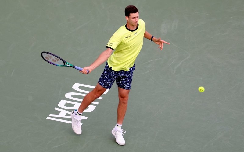 Turniej ATP w Dubaju: Hurkacz pokonał Sinnera, w półfinale Rublow