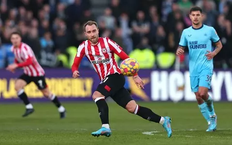 Christian Eriksen makes Brentford debut in first competitive appearance since heart attack