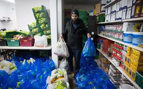 The soaring demand for London's food banks