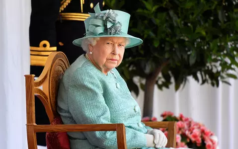 Queen postpones diplomatic reception at Windsor Castle next week on foreign secretary's advice