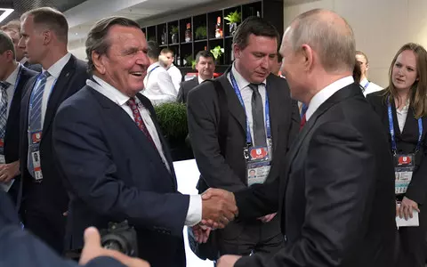 Former German Chancellor Schroeder still friends with Putin