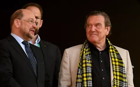 German league: Borussia Dortmund stripped Gerhard Schroeder of his honorary membership