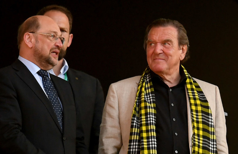 Liga niemiecka: Borussia Dortmund pozbawiła Gerharda Schroedera honorowego członkostwa