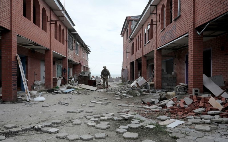 Resort obrony UK: Rosja chce zrzucić na Ukrainę odpowiedzialność za ofiary w Mariupolu