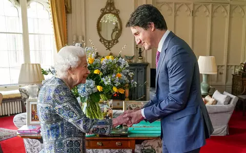 Queen Elizabeth II expressed her support for Ukraine with a subtle sign