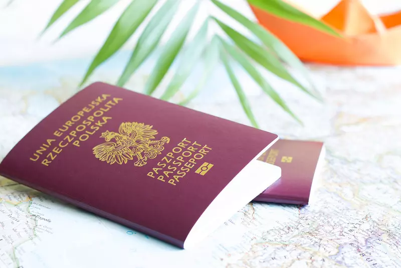 "Rzeczpospolita": Boom na paszporty. Trzeba czekać na nie miesiąc