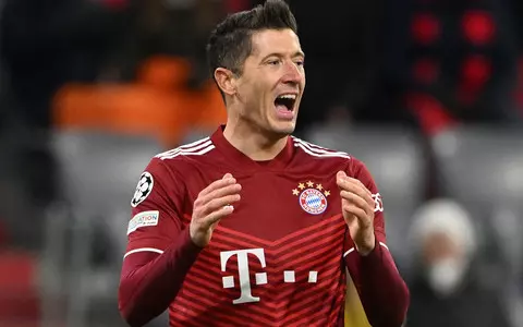 Lewandowski's hat-trick, promotion of Bayern and Liverpool