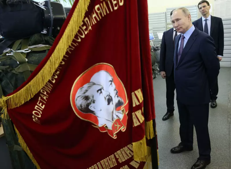"Economist": Atakując Ukrainę, Putin marzył o powrocie do świetności imperium rosyjskiego