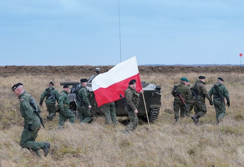 Polski Sejm zajmuje się projektem ustawy o obronie ojczyzny