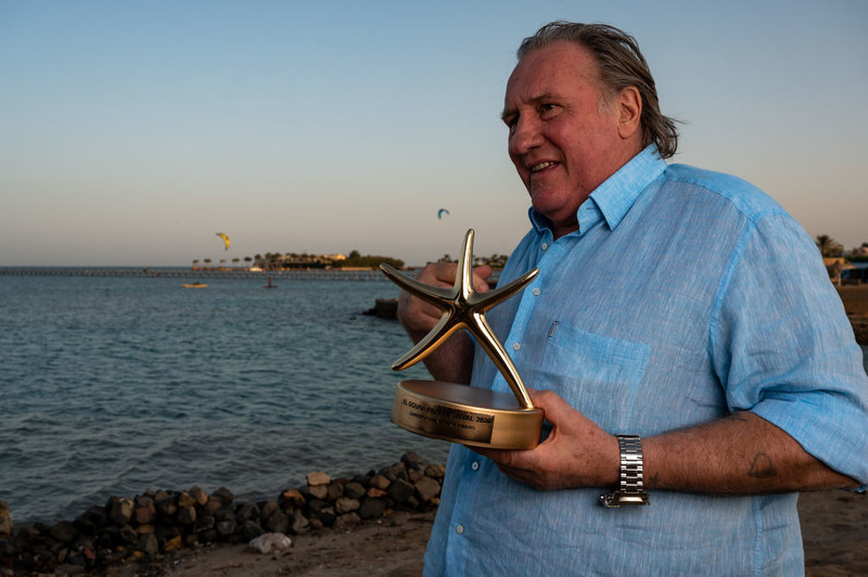 Francuski sąd odrzucił wniosek o umorzenie śledztwa przeciwko Depardieu w sprawie gwałtu