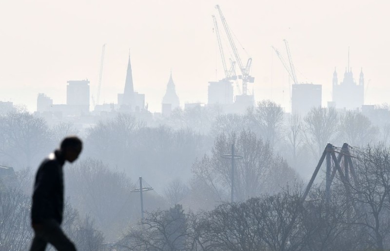 Pollution in London hits highest level as public are told to reduce physical activity