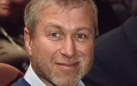 Roman Abramovich suffered 'suspected poisoning' at talks Published11 hours ago