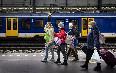 The Dutch "De Telegraaf" warns of Russian spies pretending to be Ukrainian refugees