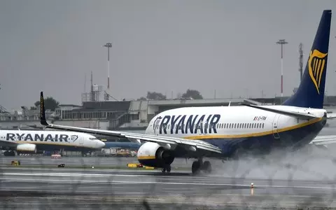 Ryanair to post at least £294m loss as passenger numbers recover