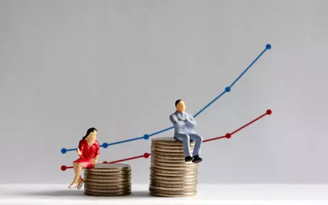 UK gender pay gap: women paid 90p for £1 earned by men