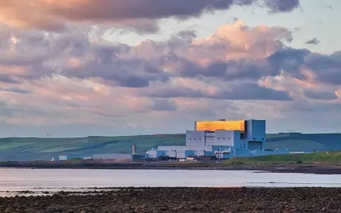 UK plans eight new nuclear reactors to boost production