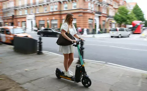 Cameras to halt e-scooters riding on the pavement in London