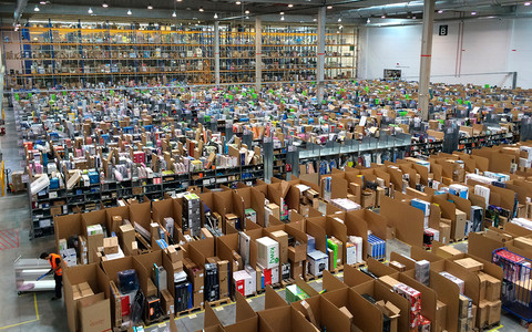 Amazon podnosi Polakom pensje i zapowiada kolejne inwestycje