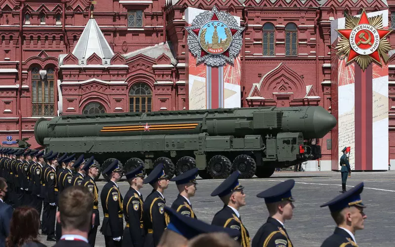 Rosja sięgnie po broń jądrową? Zełenski ostrzega: "Świat powinien być na to przygotowany"