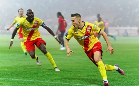 Lens beats northern rival Lille 2-1, Saint-Etienne also wins