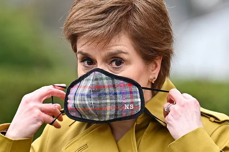 Premier Szkocji zgłoszona na policję. "Nie miała maseczki u fryzjera"