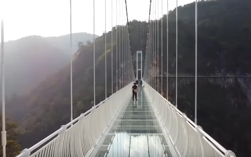 The world's longest glass bridge will open in Vietnam on April 30