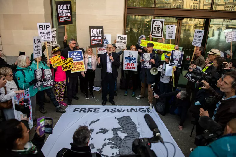 Nakaz ekstradycji Juliana Assange'a do USA trafi do zatwierdzenia przez Priti Patel