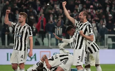 Juventus beat Fiorentina to set up Cup final with Inter Milan