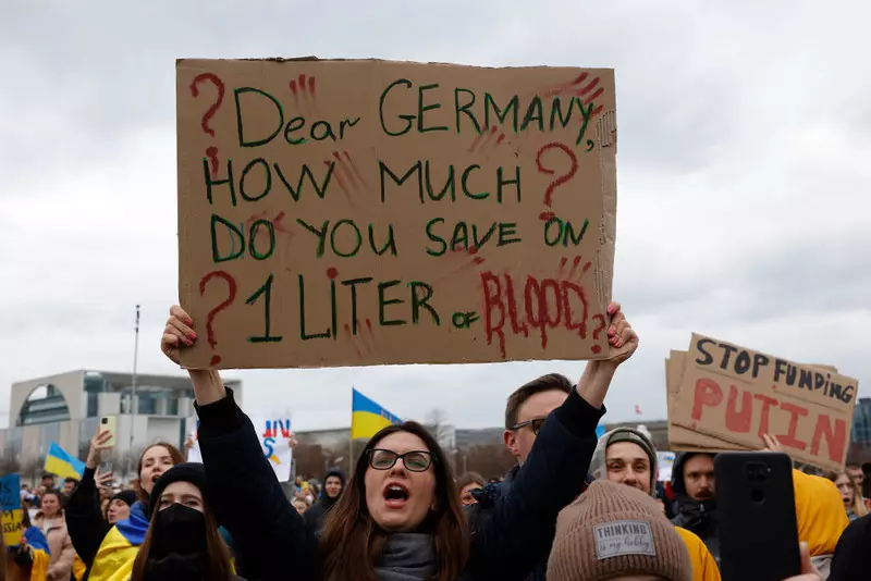 Brytyjskie media: Skoro Niemcy nie rezygnują z gazu z Rosji, czas objąć je sankcjami