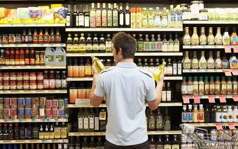 Supermarkets limiting cooking oil sales after Ukraine war impacts supplies