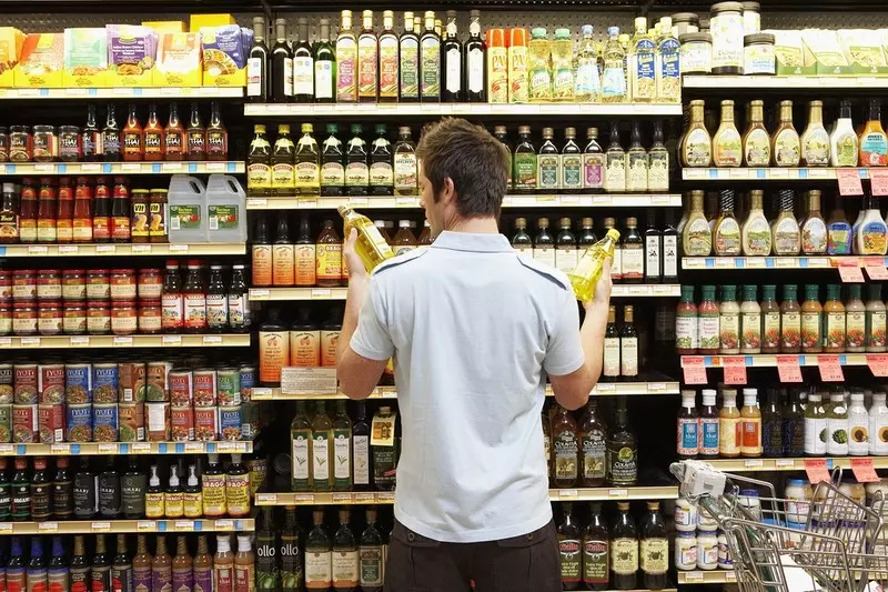 UK: Supermarkety ograniczają sprzedaż oleju spożywczego