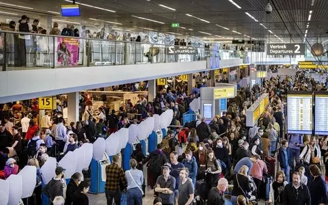 Amsterdam: Airport paralyzed by KLM ground staff strike