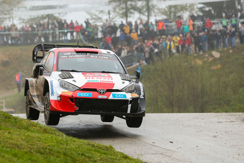 Rajdowe MŚ: Fin Rovanpera liderem po drugim etapie, Kajetanowicz trzeci w WRC2